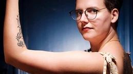 ELLE DÉTESTE LES HOMMES (ET C’EST RÉCIPROQUE)