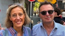 DÉFILÉ QR-CODE : Alexandra Henrion-Caude se fait refuser l'accès ! Avec Didier Maïsto